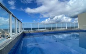Noamar Pituba com piscina e academia